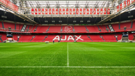 Ajax bestätigt Gespräche mit erfahrenem Duo, um Ordnung ins Chaos zu bringen