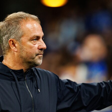 Hansi Flick Vertragsverlängerung bei Barcelona hängt am seidenen Faden