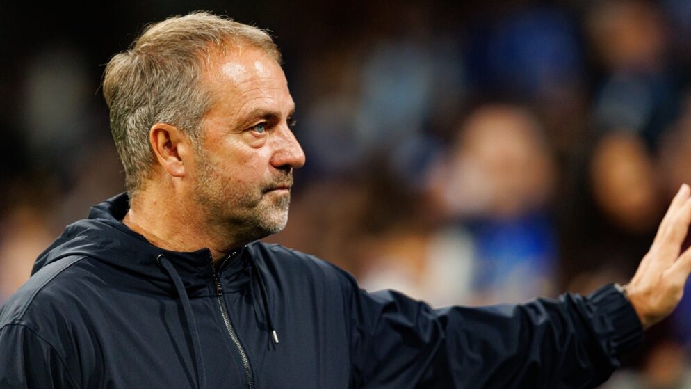 Hansi Flick Vertragsverlängerung bei Barcelona hängt am seidenen Faden